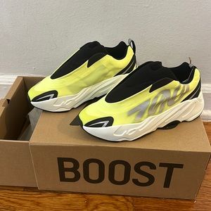 COPY - Yeezy Boost 700 MNVN. Size 6 1/2. Never worn. Excellent condition.